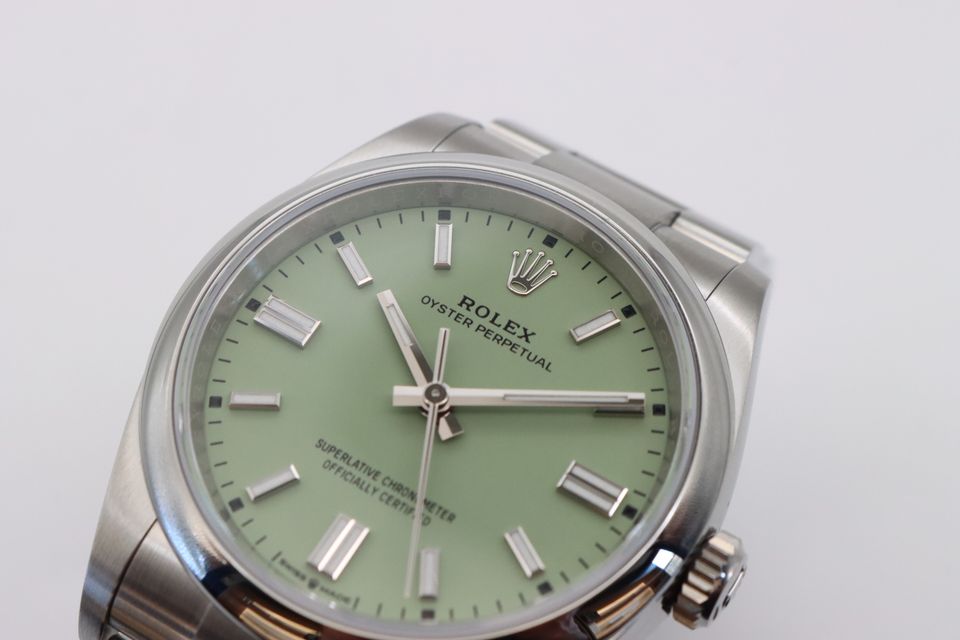 Rolex Oyster Perpetual 126000 Image 6